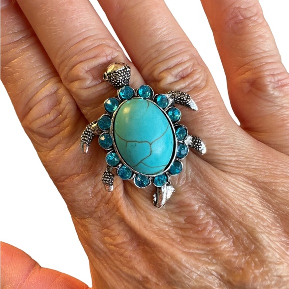 Turquoise and Rhinestone Silver Turtle Ring - Picture 6 of 6